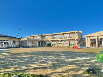 石動きらりこども園　園舎