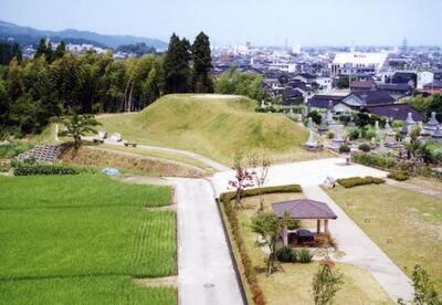 写真：若宮古墳