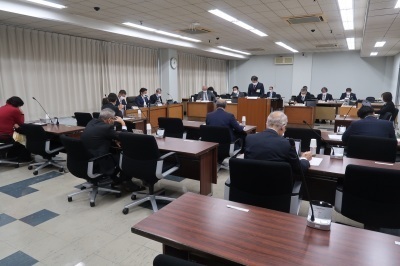 写真：民生文教常任委員会の様子