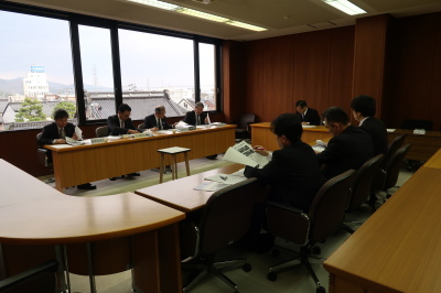 写真：議会だより編集委員会（平成30年12月20日　12月定例会中）の様子