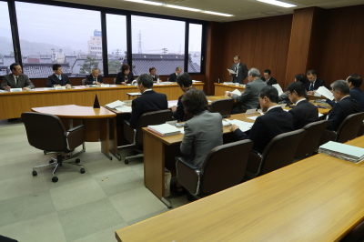 写真：公共施設再編特別委員会（平成30年12月17日　12月定例会中）の様子