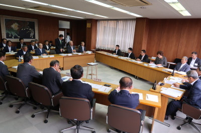 写真：決算特別委員会（平成30年9月20日　9月定例会中）の様子
