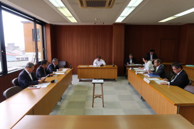 写真：議会運営委員会（平成30年9月13日　9月定例会中）の様子