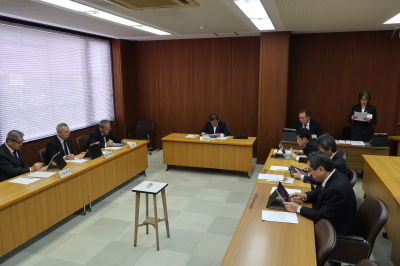 写真：議会運営委員会（令和元年12月19日　12月定例会中）の様子