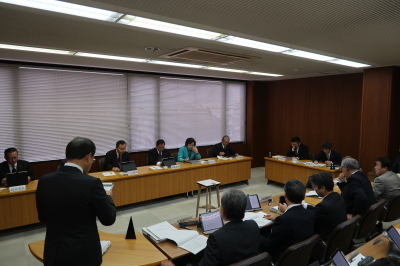 写真：総務産業建設常任委員会（令和元年12月17日　12月定例会中）の様子