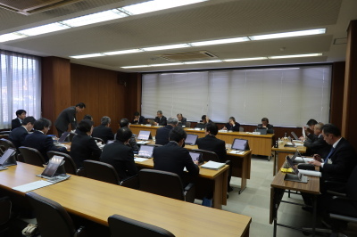 写真：民生文教常任委員会（令和元年12月16日　12月定例会中）の様子