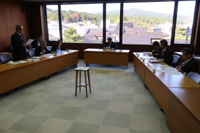 写真：議会運営委員会（令和元年11月5日　閉会中）の様子