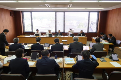 写真：人口対策特別委員会（令和元年9月13日　9月定例会中）の様子