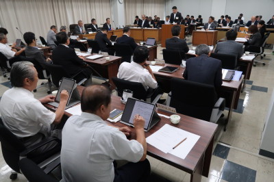 写真：全員協議会（令和元年8月27日）の様子