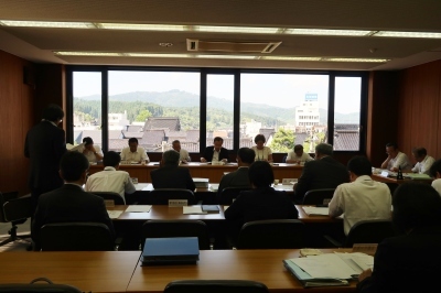 写真：民生文教常任委員会（令和元年8月2日　閉会中）の様子