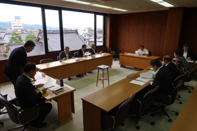 写真：議会運営委員会（令和元年6月27日　6月定例会中）の様子