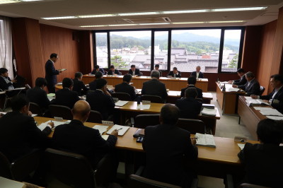 写真：総務産業建設常任委員会（令和元年6月24日　6月定例会中）の様子