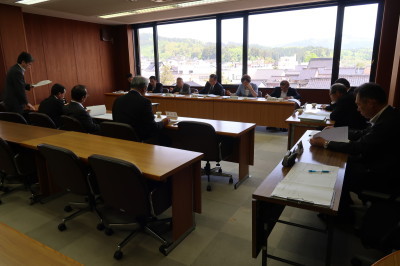 写真：民生文教常任委員会（令和元年5月10日　閉会中）の様子