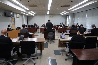 写真：民生文教常任委員会の様子