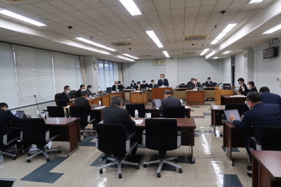 写真：民生文教常任委員会の様子