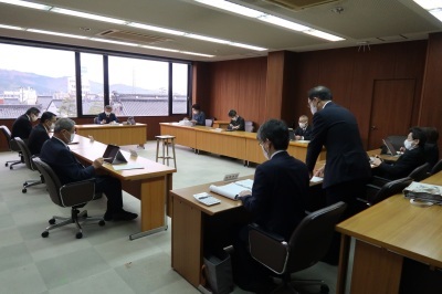 写真：議会運営委員会の様子