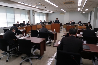 写真：民生文教常任委員会の様子