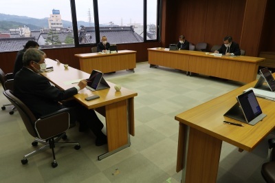 写真：議会だより編集委員会の様子