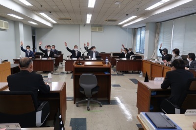 写真：決算特別委員会の様子