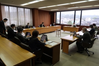 写真：議会運営委員会の様子