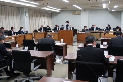 写真：民生文教常任委員会の様子