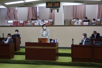 写真：本会議の様子