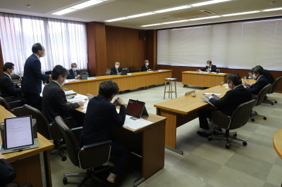 写真：議会運営委員会の様子