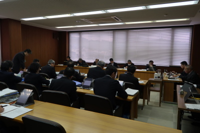 写真：民生文教常任委員会の様子