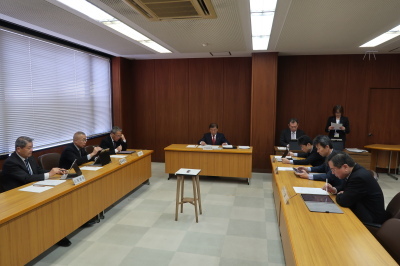 写真：議会運営委員会の様子