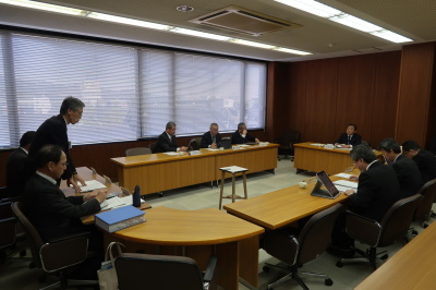 写真：議会運営委員会の様子