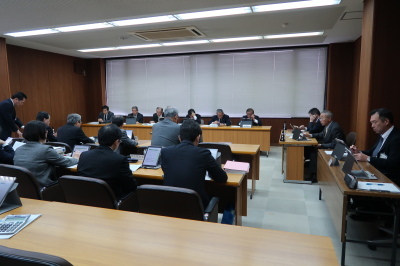 写真：民生文教常任委員会の様子