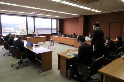 写真：議会運営委員会の様子