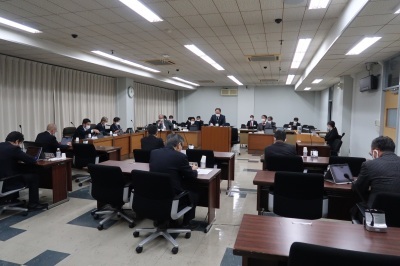 写真：民生文教常任委員会の様子