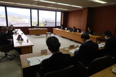 写真：議会運営委員会の様子