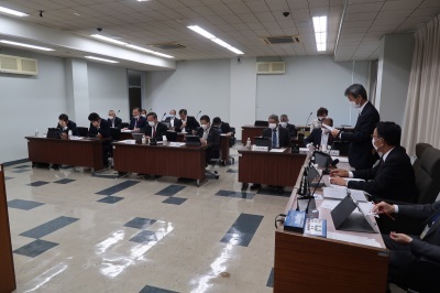 写真：議員懇談会の様子