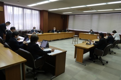 写真：議会運営委員会の様子