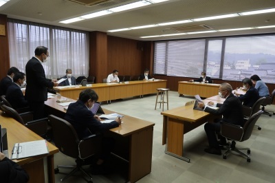 写真：議会運営委員会の様子