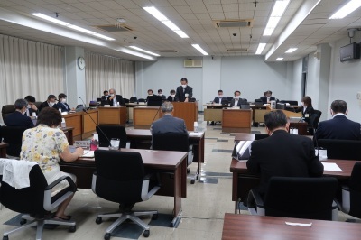 写真：公共施設再編特別委員会の様子