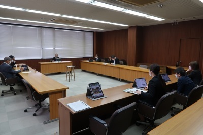 写真：議会だより編集委員会の様子