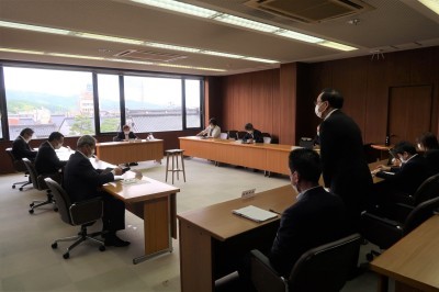 写真：議会運営委員会の様子