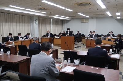 写真：公共施設再編特別委員会の様子