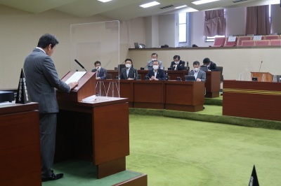 写真：本会議の様子