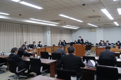 写真：民生文教常任委員会の様子