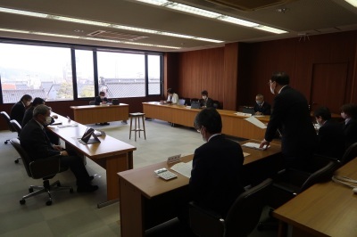 写真：議会運営委員会の様子