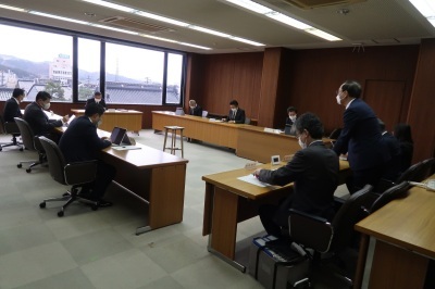 写真：議会運営委員会の様子