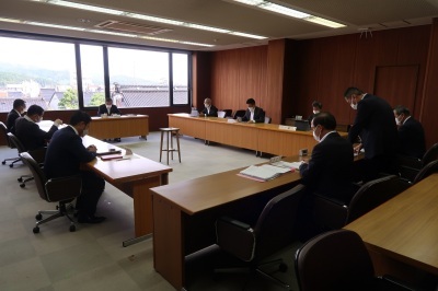 写真：議会運営委員会の様子