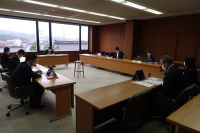 写真：議会運営委員会の様子