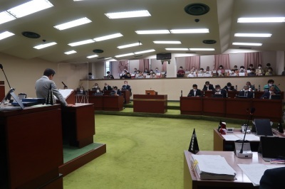 写真：本会議の様子