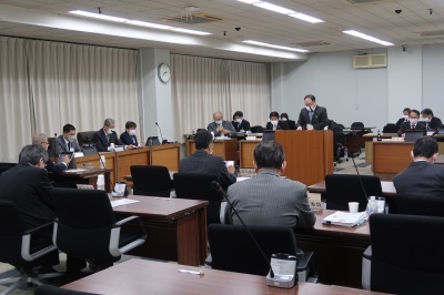 写真：民生文教常任委員会の様子