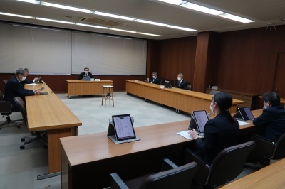 写真：議会だより編集委員会の様子